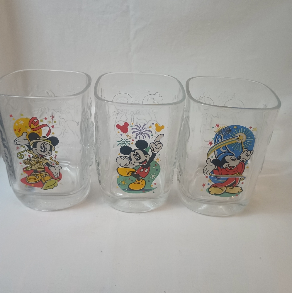 Set of 3 Disney 2000 commemorative glasses